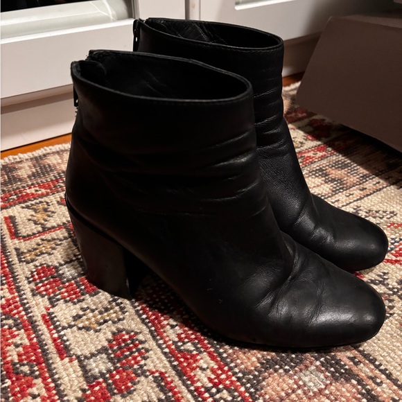 Stuart Weitzman Black Leather Ankle Boots, sz 7 - Picture 2 of 7